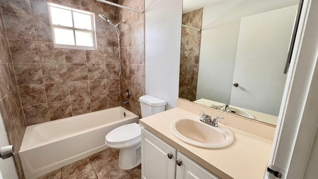 Building Photo - 13984 Morning Glory Dr