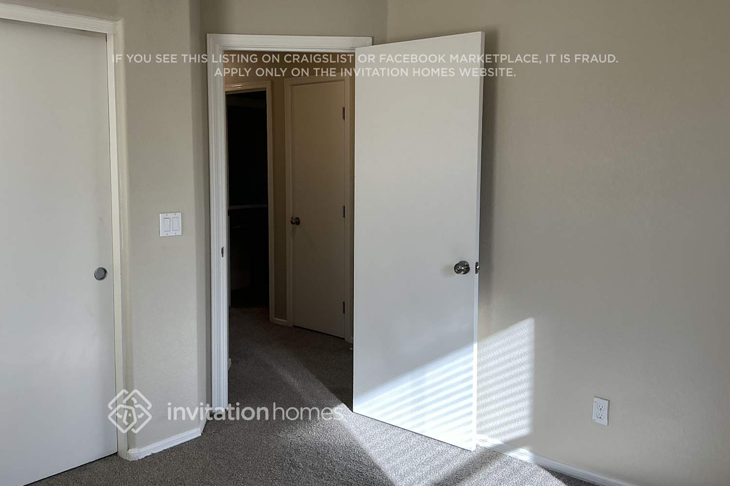 Building Photo - 5858 E Hoover Ave