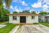 Building Photo - 2817 SW 39th Ave
