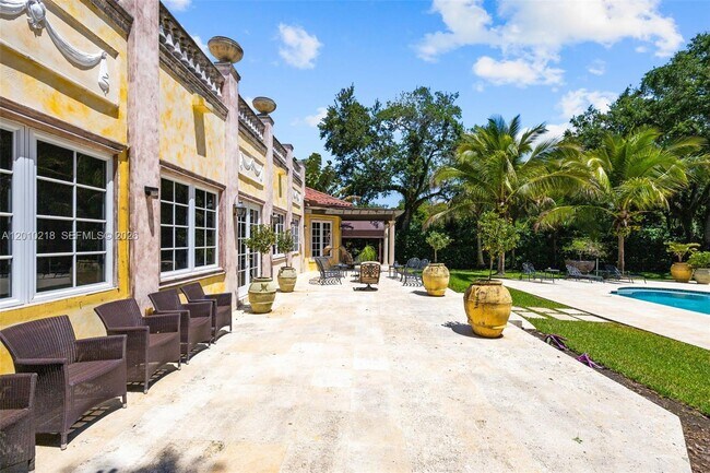 Building Photo - 6905 SW 75th Ave