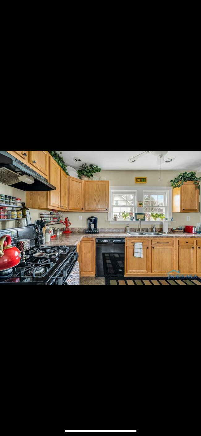 Building Photo - 5857 Atwell Rd