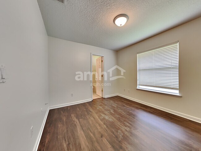 Building Photo - 8629 Derry Dr
