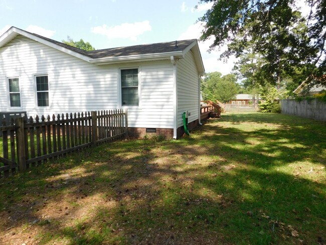 Building Photo - 3701 Lavenham Rd
