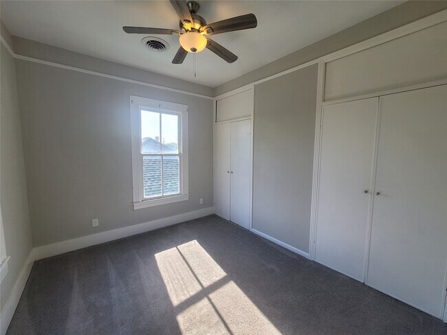 Building Photo - 3919 Avenue O