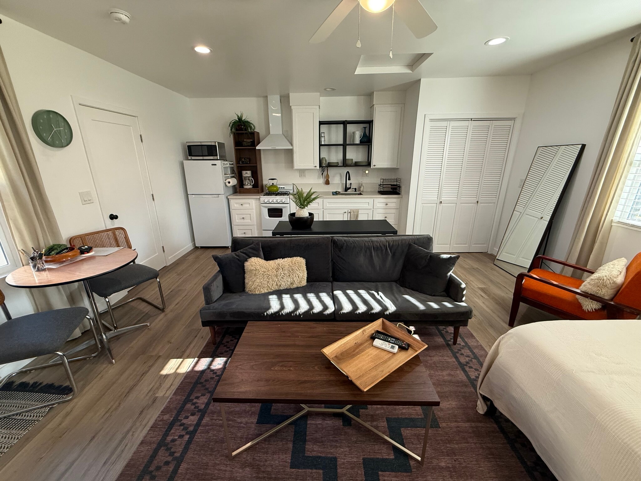 Building Photo - 4302 1/2 Gateway Ave