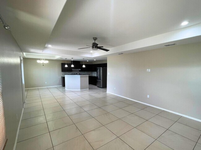 Building Photo - 5306 Hacienda Ln