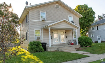 Building Photo - Newly remodeled 2 Bedroom Duplex