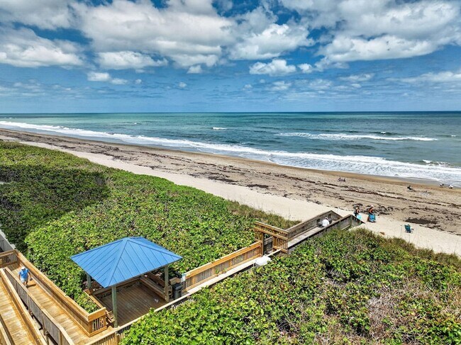 Building Photo - 9650 S Ocean Dr