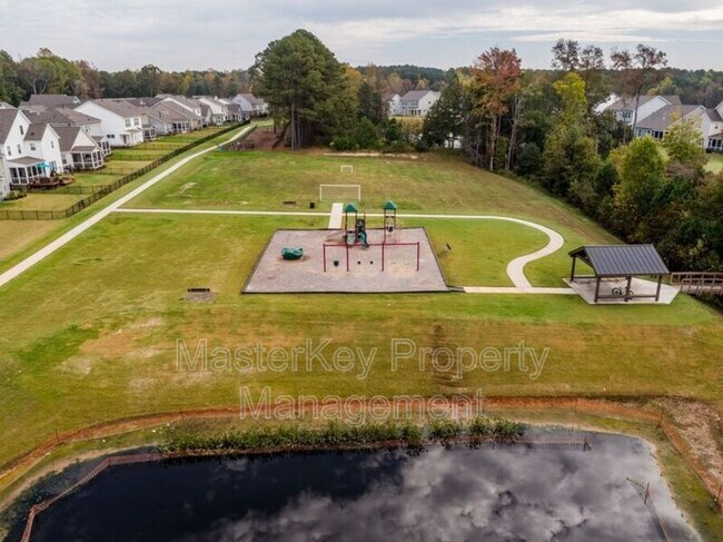 Building Photo - 1328 Farm Pond Trail