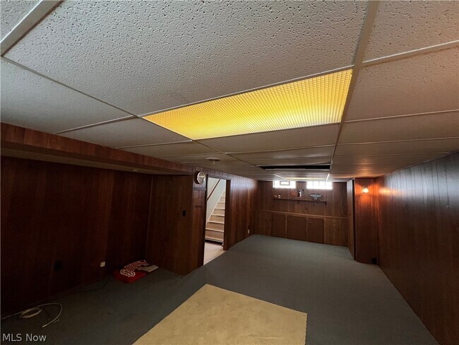 Building Photo - 3006 Torrington Ave