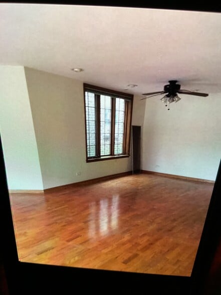 Primary Photo - 933 S Western Ave