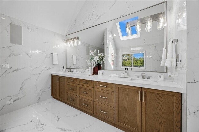 Building Photo - 9200 Falling Waters Dr W