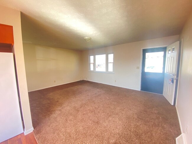 Building Photo - 111 Hickman Ave