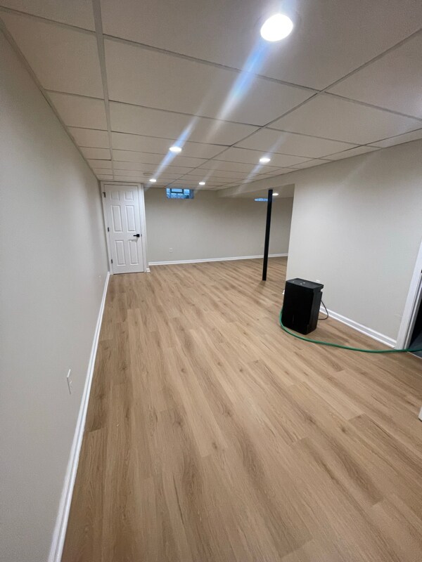 Building Photo - 5965 Teakwood Dr