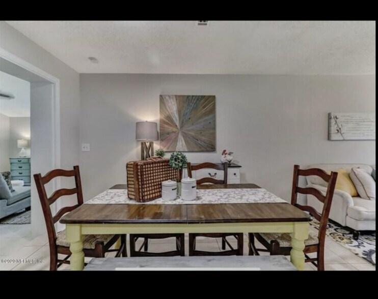 Building Photo - 4261 Key Largo Dr