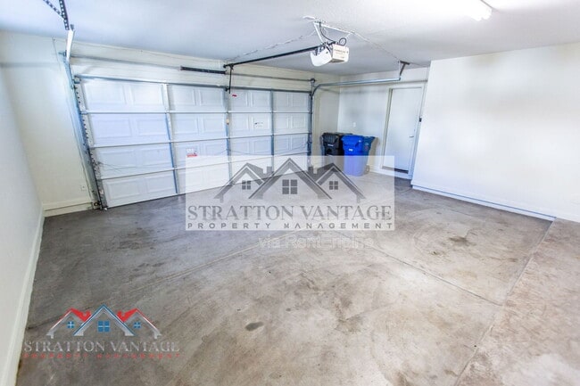 Building Photo - 544 N Alma School Rd