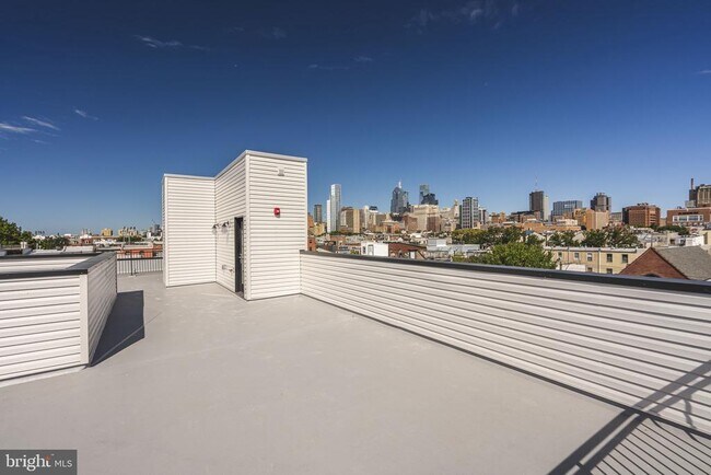 Building Photo - 713 S Mildred St