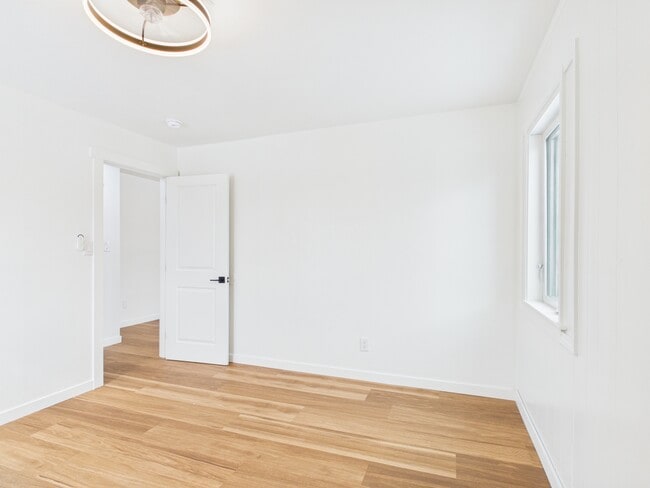 Building Photo - 1301 9th Ave