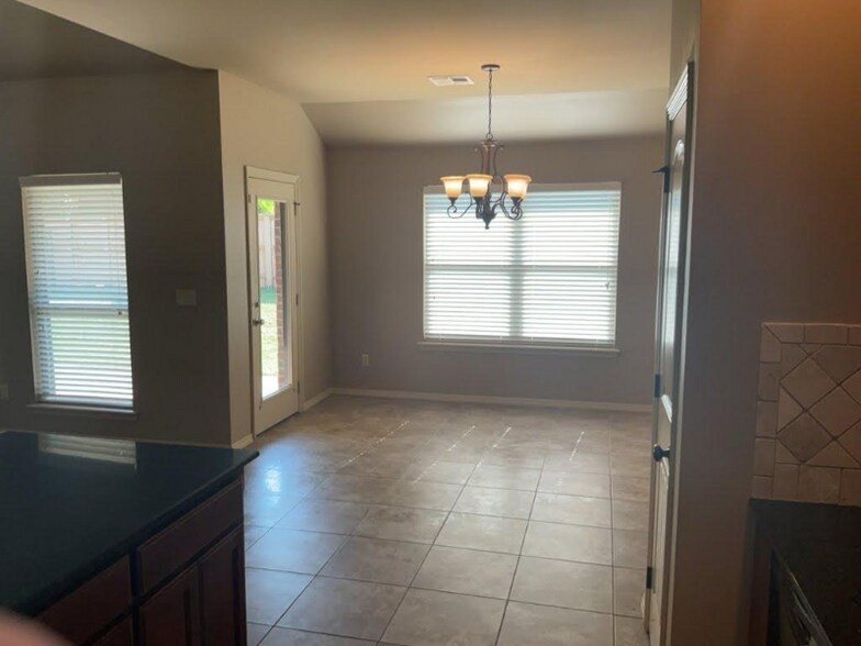 Building Photo - 14537 S Urbana Ct
