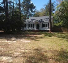 Building Photo - 804 Davis Ave