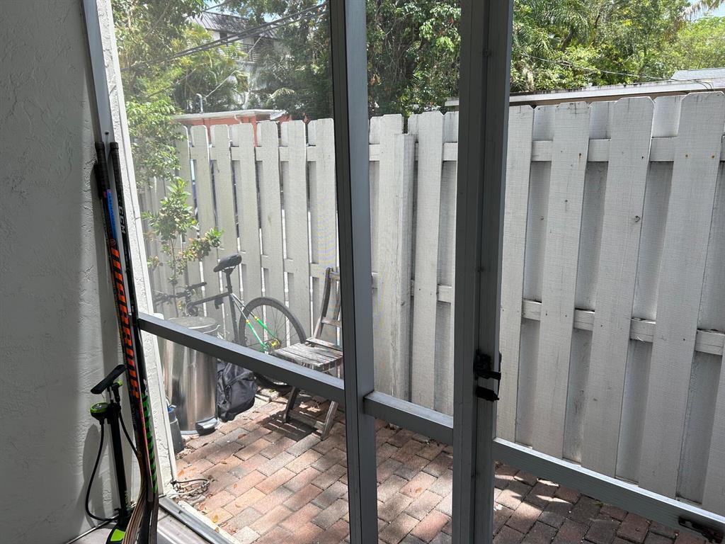 Building Photo - 1220 NE 3rd St