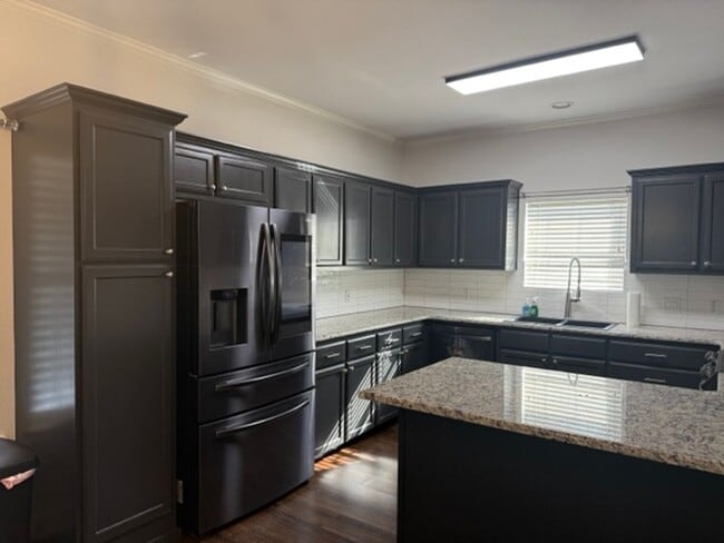 Building Photo - Rare Baylor Bubble Rental | Walk to Campus | 4 Bed / 3 Bath