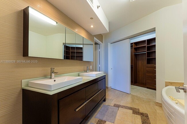 Building Photo - 19333 Collins Ave