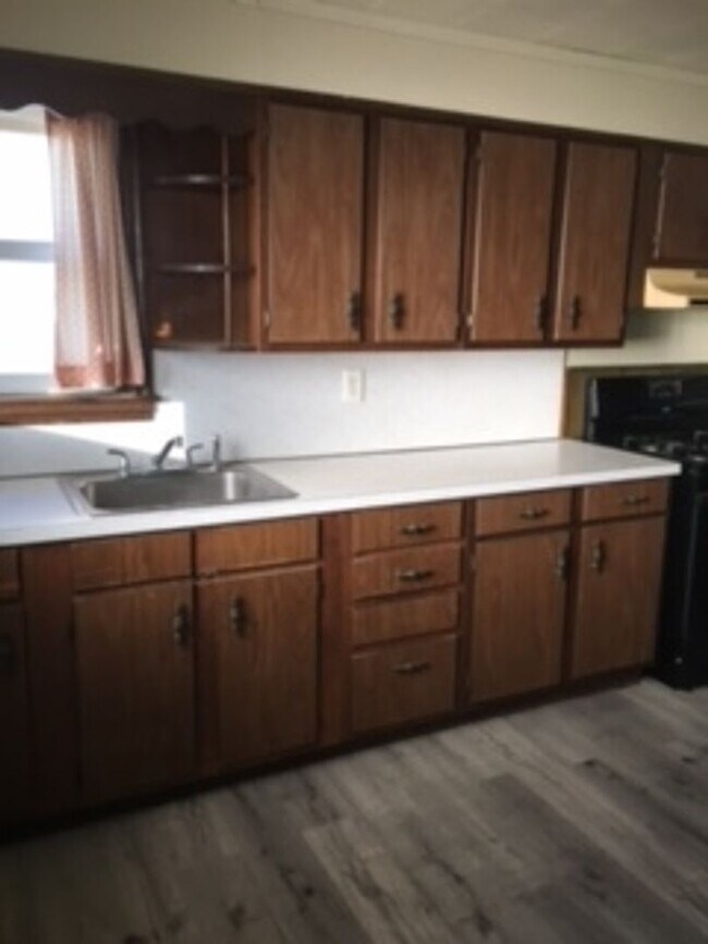 Building Photo - Future Rental! Single Family 2 Bedroom, Ya...