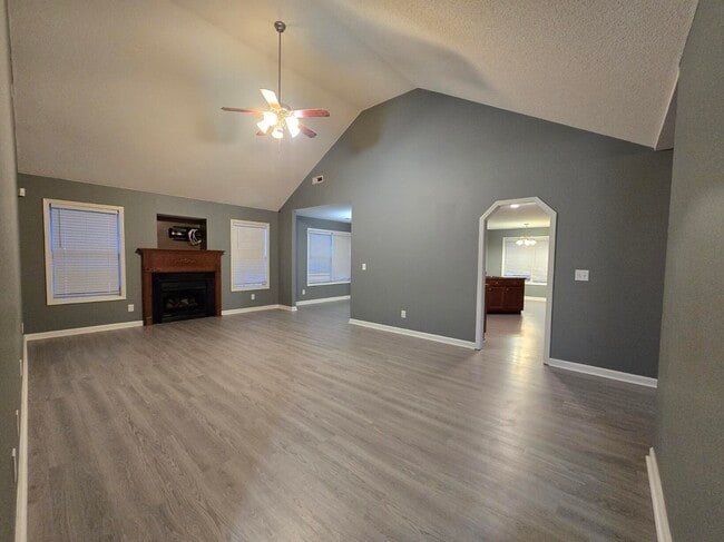 Building Photo - 280 Trillium Ln