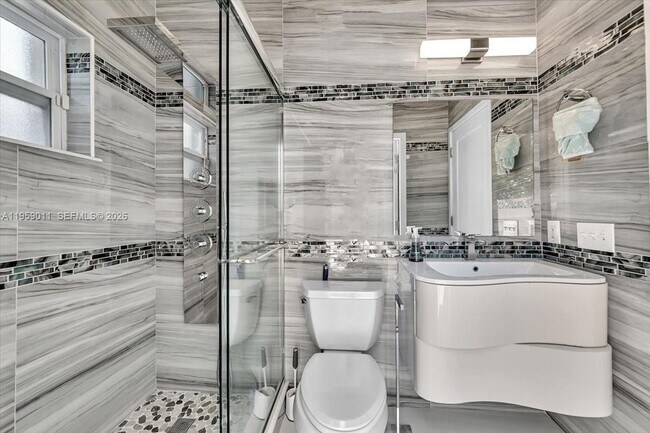 Building Photo - 1700 Cleveland Rd