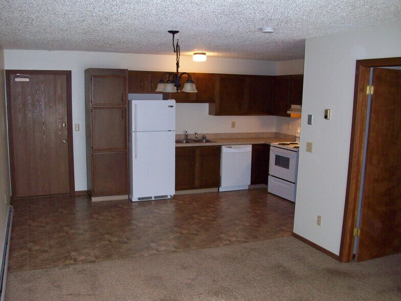 Building Photo - 2208 E Divide Ave