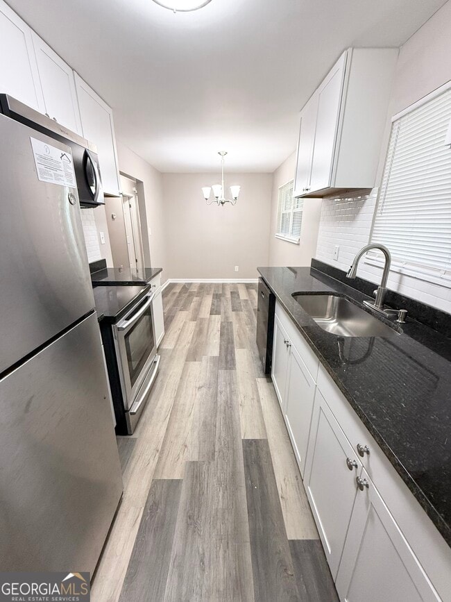 Building Photo - 207 Custer Cir