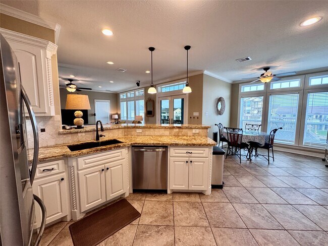 Building Photo - 1177 Sailfish St