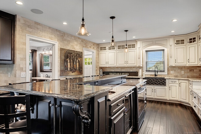 Building Photo - 46 West St