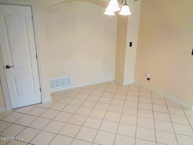 Building Photo - 7072 Luz De Espejo Dr