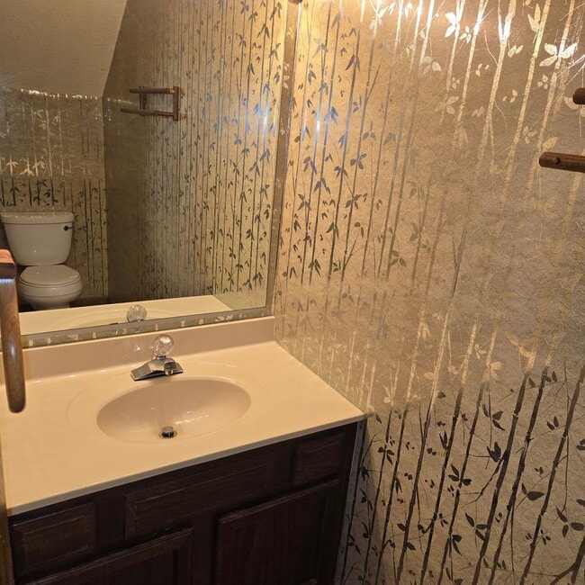 Building Photo - 2 Bed 1.5 Bath North Johnson City Duplex S...