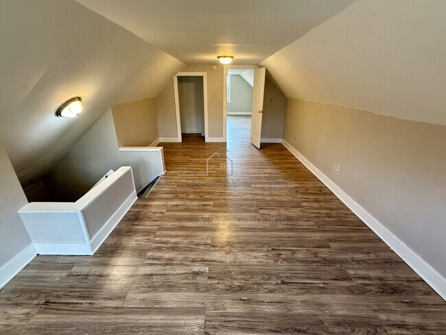 Building Photo - 656 Hammel St