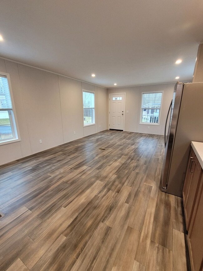 Building Photo - New 2 Bedroom Mobile Home-Denver