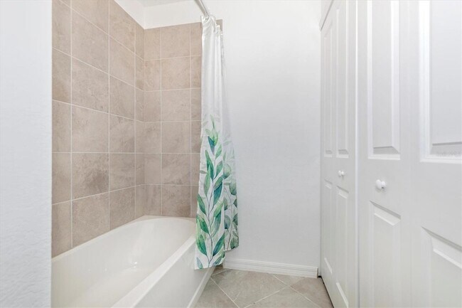 Building Photo - 12280 Wellen Golf St