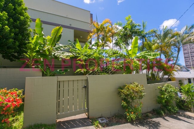 Building Photo - 3 bdrm/ 2.5 bath townhome for rent at Neho...