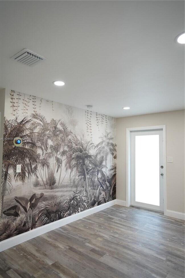 Building Photo - 2573 Conroy Dr