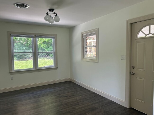 Building Photo - Beautiful Single Family Home