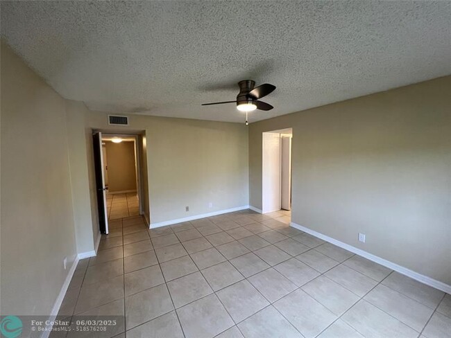 Building Photo - 8040 Hampton Blvd