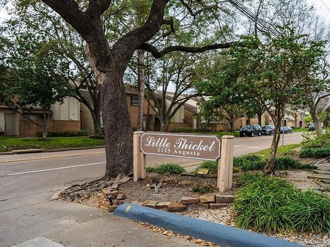 Building Photo - 2125 Augusta Dr