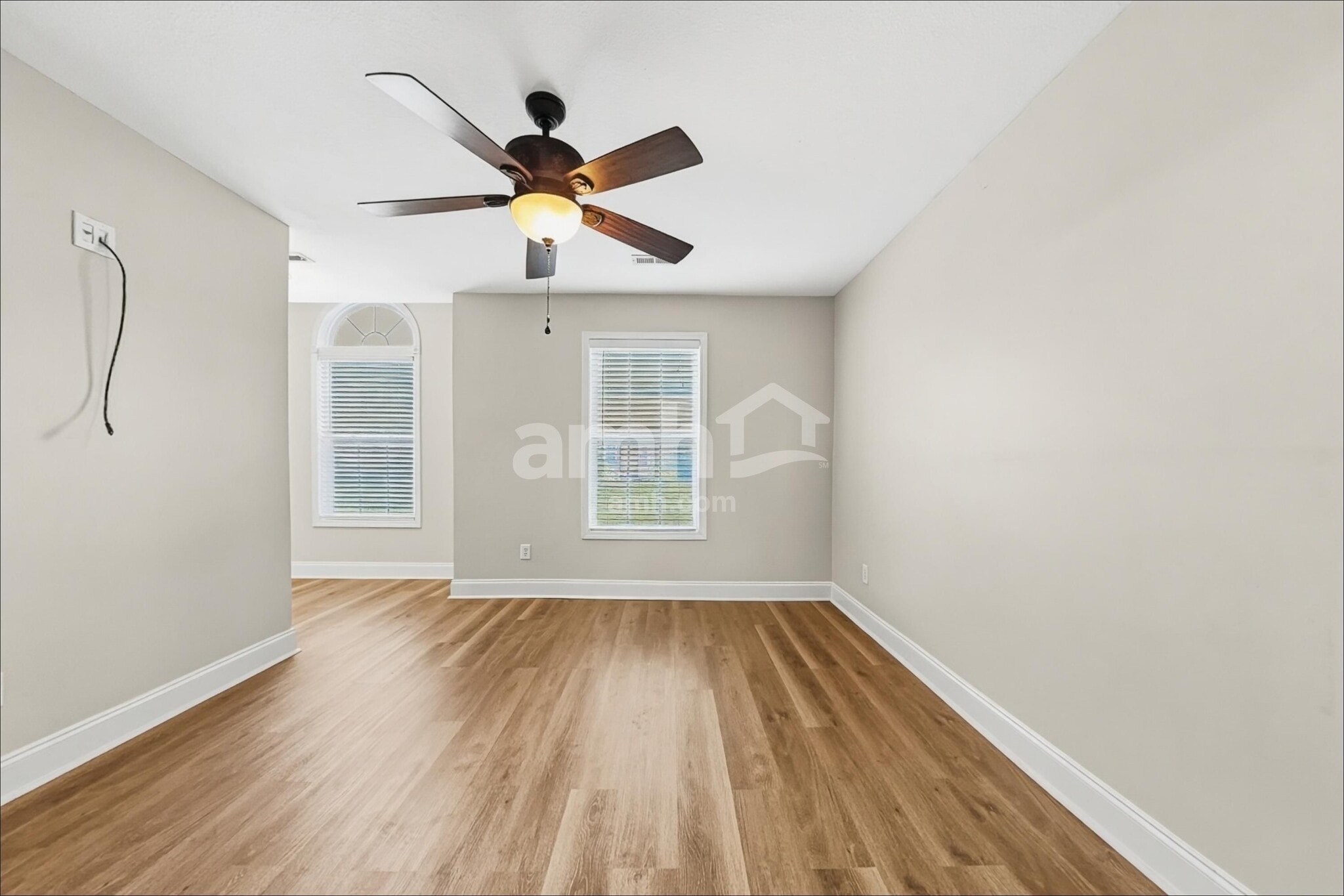 Building Photo - 5705 Parasol Ln