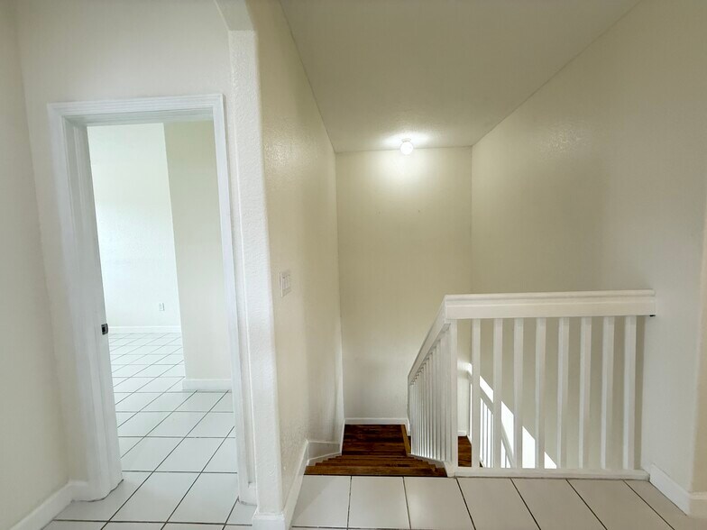 Building Photo - 15131 SW 23rd Ln