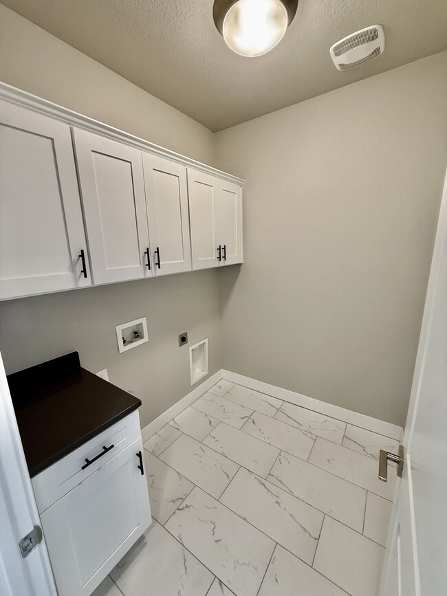 Building Photo - 7646 S Waverly Hls Ln