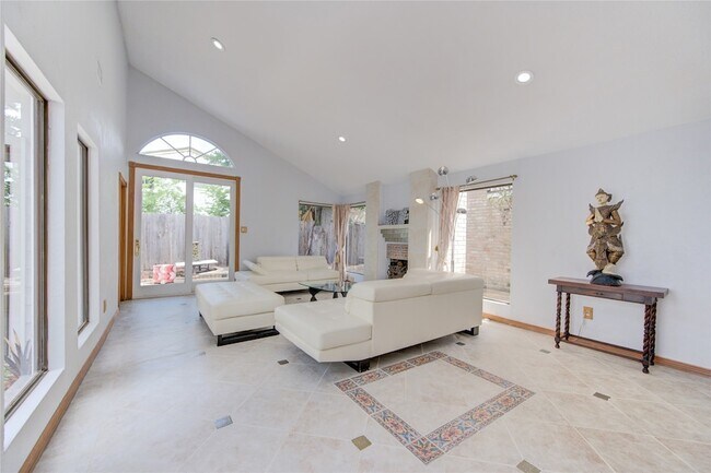 Building Photo - 14214 Woodnook Dr