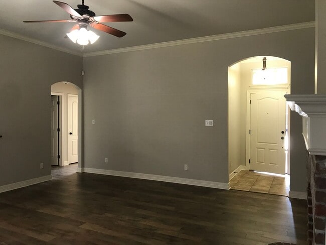 Building Photo - RIVERBROOKE-GATED COMMUNITY NEAR LSUS COLLEGE