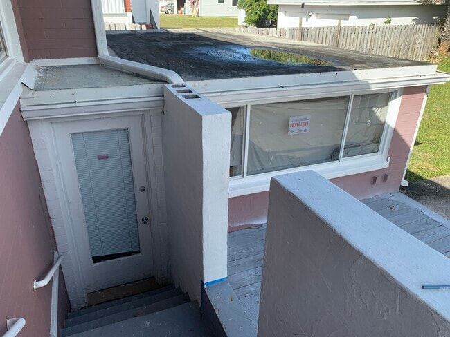 Building Photo - 485 Golf Blvd